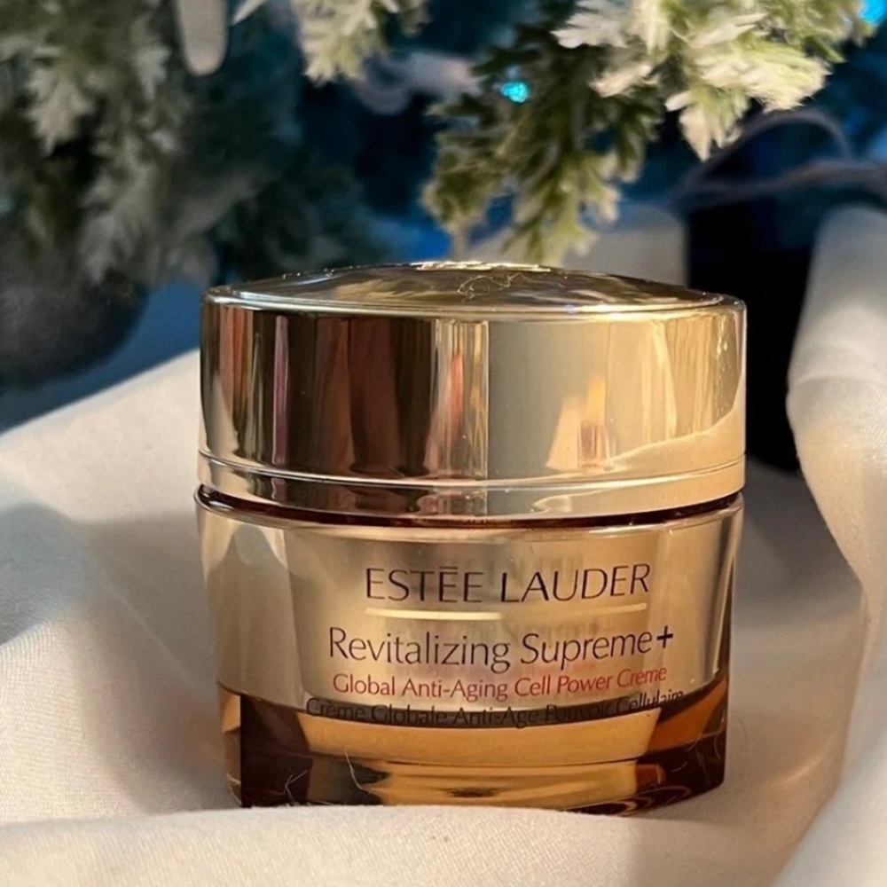 Revitalizing Supreme+ Moisturizer
Global Anti-Aging Cell Power Creme